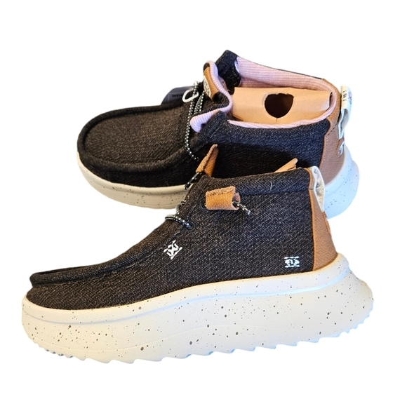 Hey Dude Wendy Peak Hi Black Platform Ankle Booties Womens NEW - Picture 1 of 7